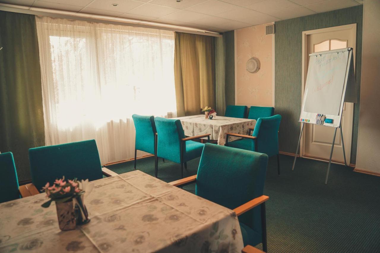 Hotell Paeaesuke Johvi Bagian luar foto
