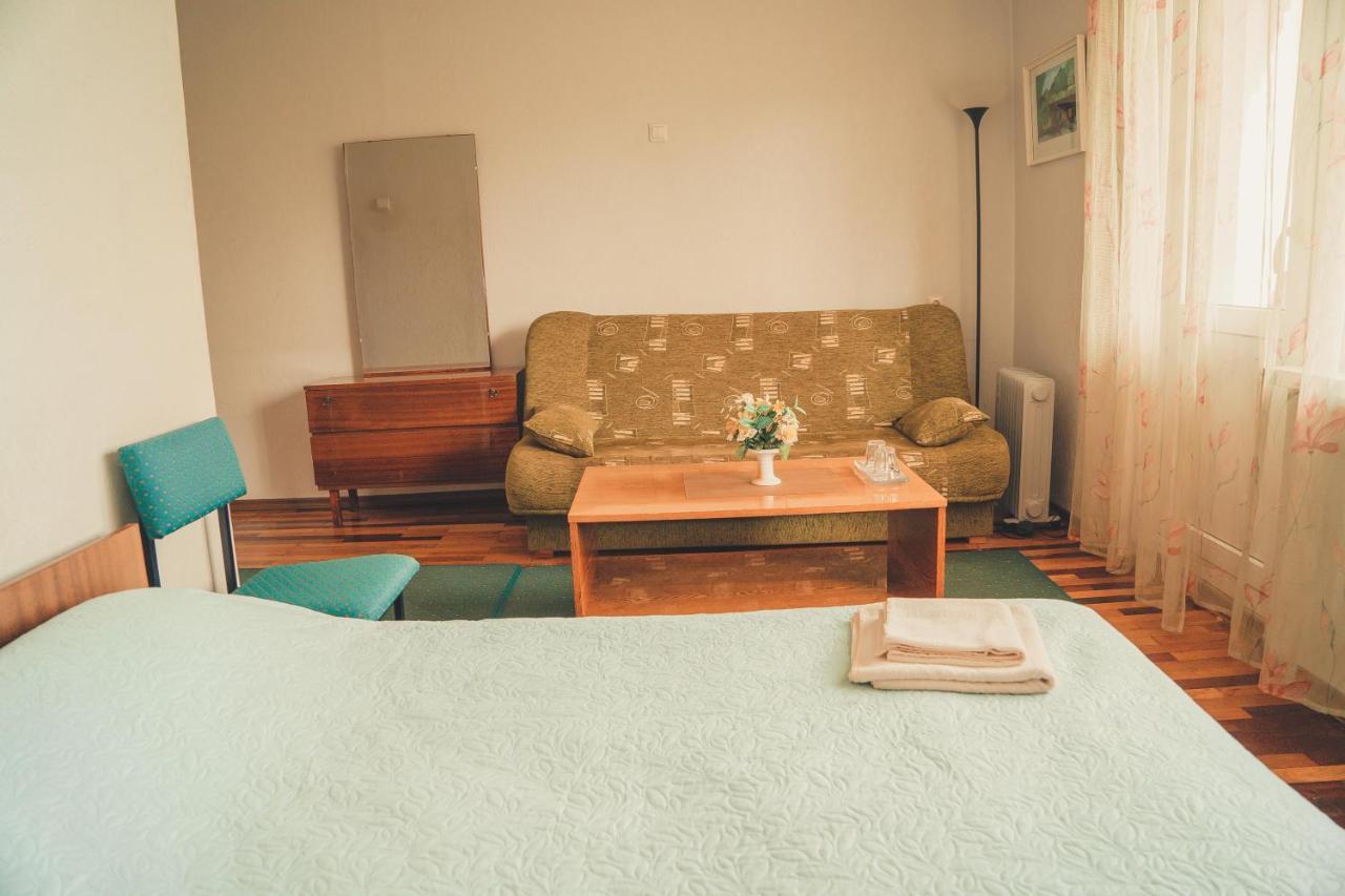 Hotell Paeaesuke Johvi Bagian luar foto