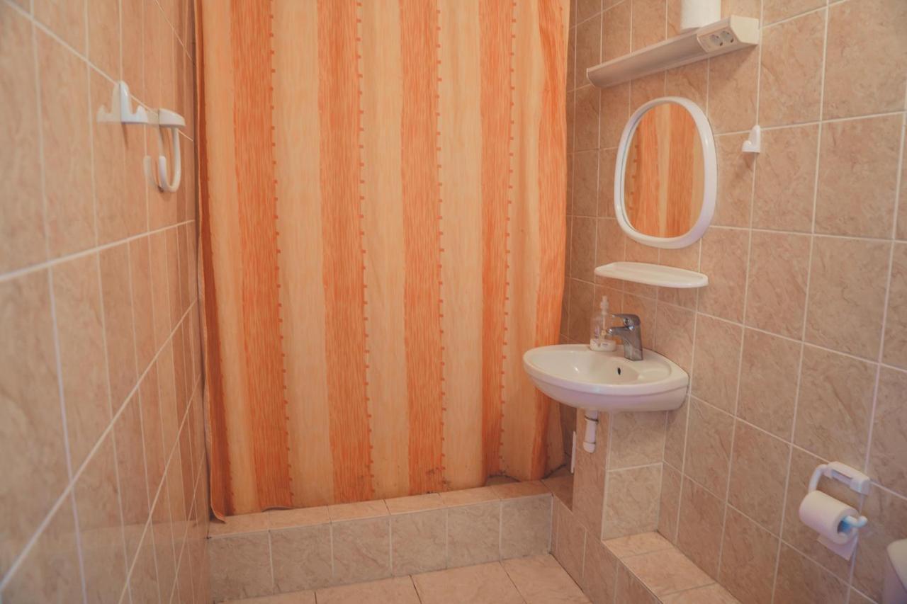 Hotell Paeaesuke Johvi Bagian luar foto