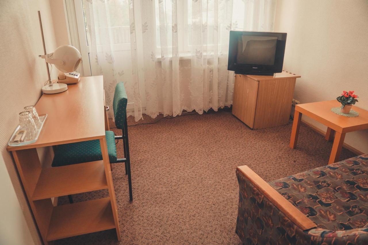 Hotell Paeaesuke Johvi Bagian luar foto
